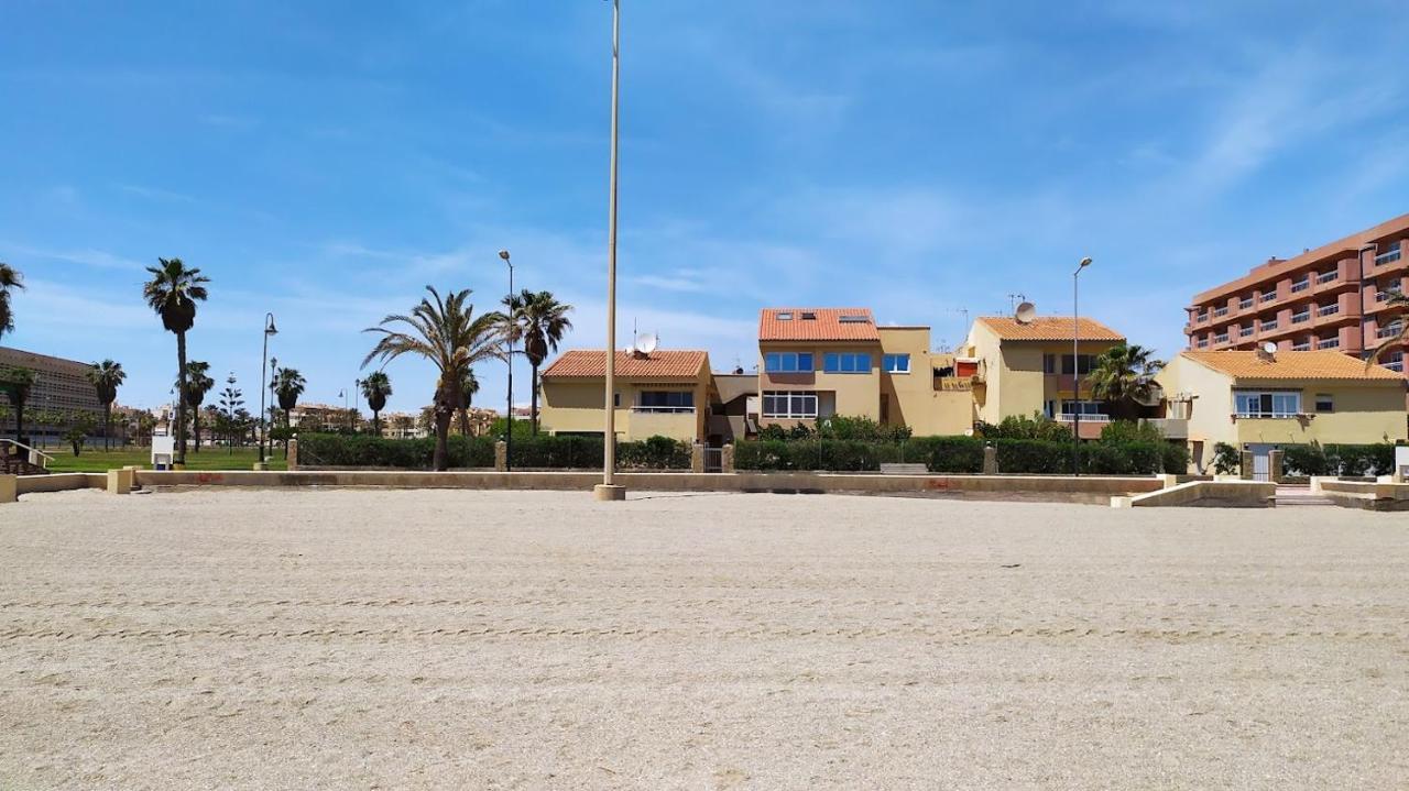 Atractivo Apartamento En La Playa Con Parking ロケタス・デ・マル エクステリア 写真