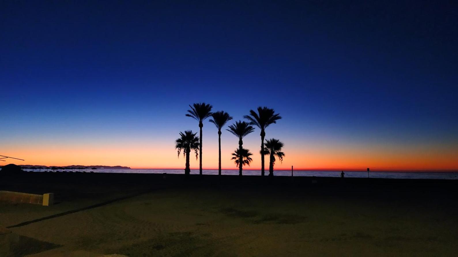 Atractivo Apartamento En La Playa Con Parking ロケタス・デ・マル エクステリア 写真